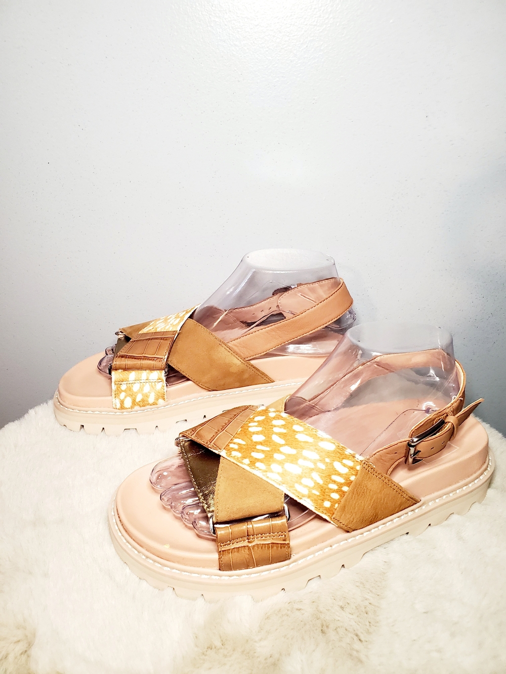 Dolce Vita Size 8 Spotted Haircalf Deer Leather Lug Platform Sandals Tan